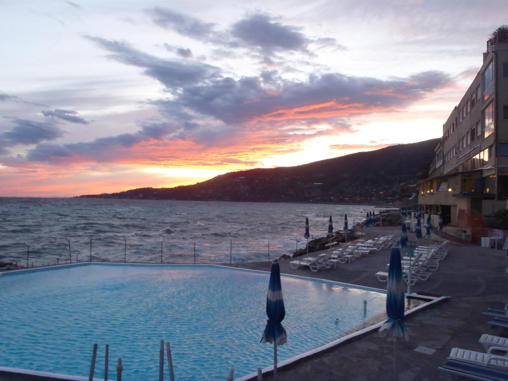 Hotel La Perla Del Capo Ospedaletti Eksteriør billede