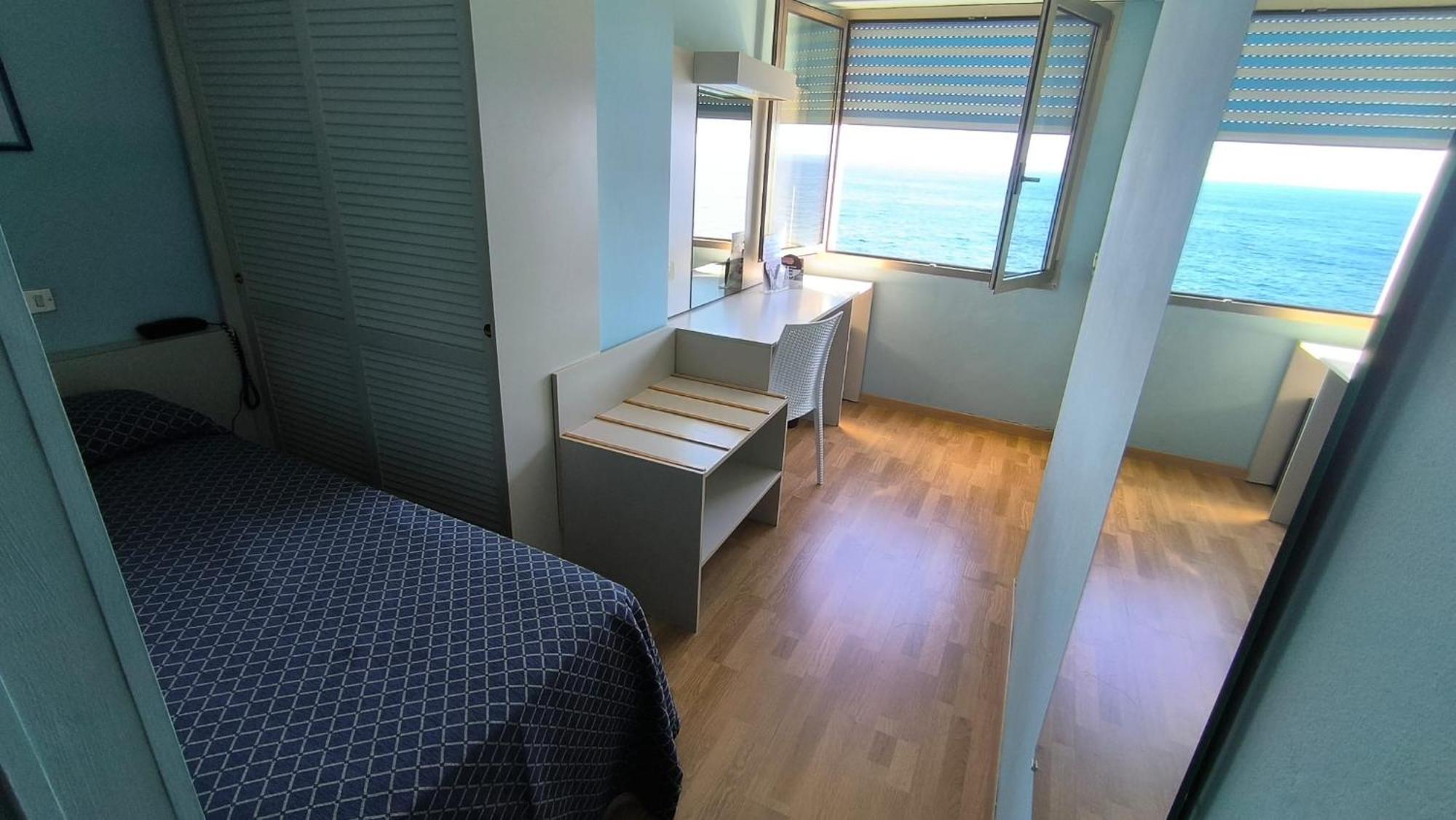 Hotel La Perla Del Capo Ospedaletti Eksteriør billede